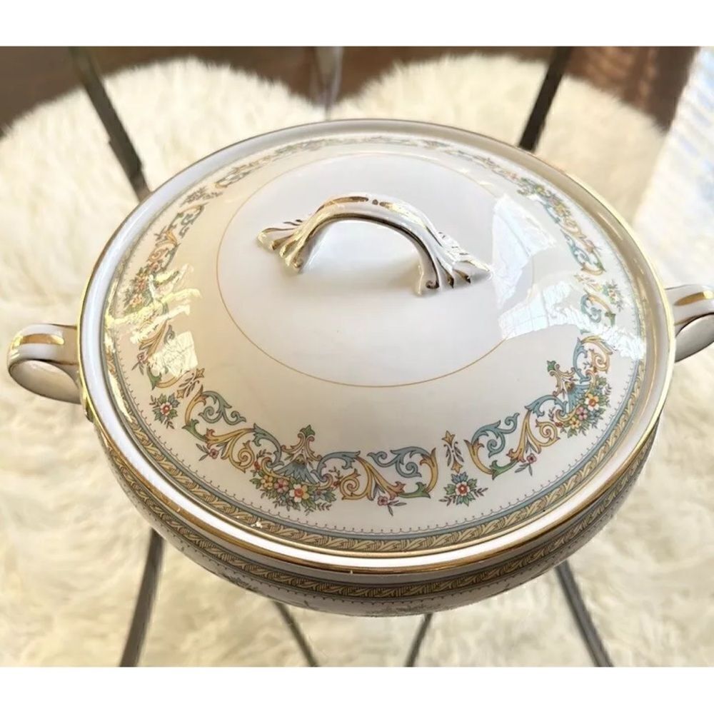 AYNSLEY Henley VTG Bone China Casserole Dish